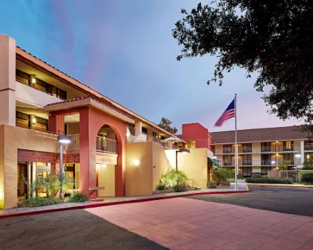 La Quinta Inn & Suites by Wyndham Thousand Oaks-Newbury Park Hotels in Thousand Oaks