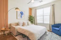 Chic and Stylish 2B near Legacy West - balcony
