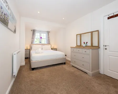 GuestReady - A Haven by the River Hotels in Eccles