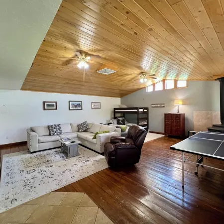 Charming, pet friendly home close to area attractions in beautiful Cody!
