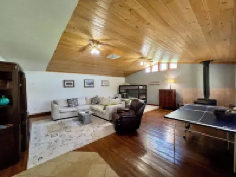 Charming, pet friendly home close to area attractions in beautiful Cody!