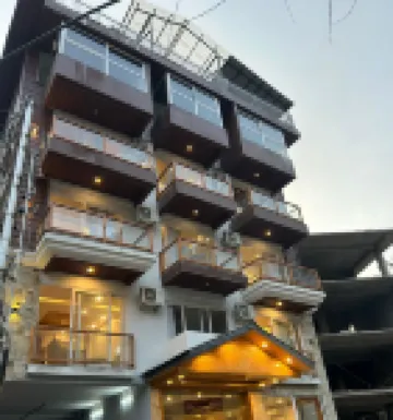 Udit Regency by West Western Kasol ( Central Heated and Air Cooled )