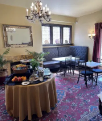 InnBuffalo Off Elmwood