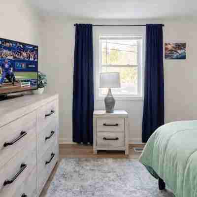 Lake George Village. 1 Block to Beach, Shepherds Park & Canada St.Pet Friendly. Rooms