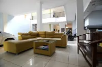 RedDoorz Near Adisucipto Airport 3