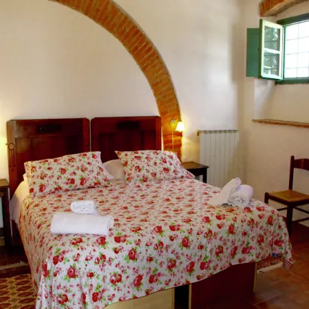 Nice apartment in Guasticce with pool