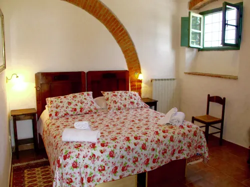 Nice apartment in Guasticce with pool