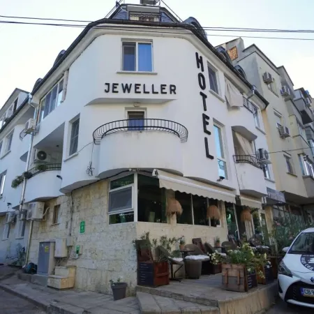 Jeweller Hotel