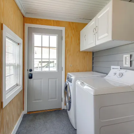 Lakes, Whiskey & More! Charming Home in Tullahoma