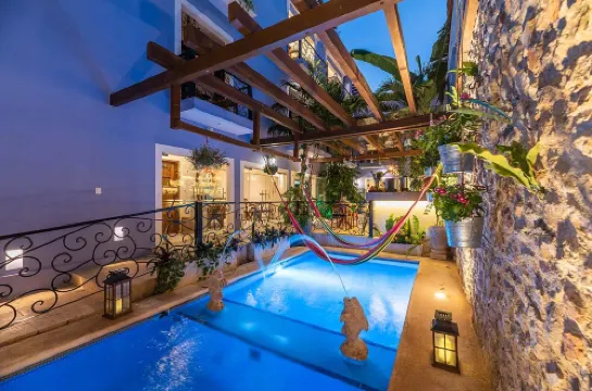 レ ムーツ ホテル