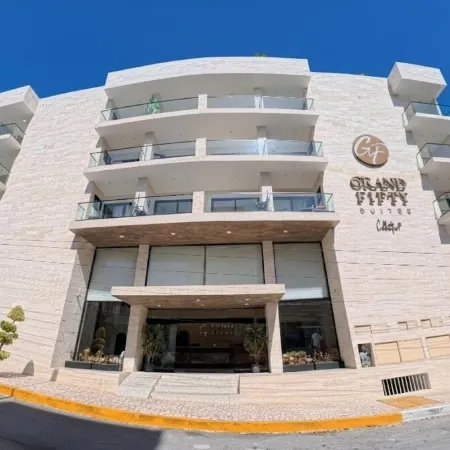 Grand Fifty Suites