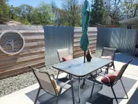 3 Bedroom, 2 Bath, Clean, Bright, Modern Space, in a Quite, Modest Neighborhood