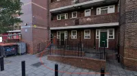 The Peaceful Pembury Room – Cozy Stay in the Heart of Hackney 해크니 엠파이어 주변 호텔