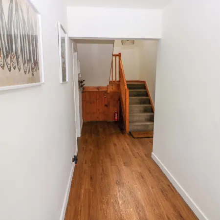 15 Lawnswood