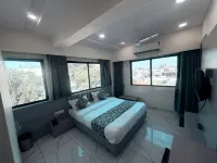 THE 7 ELEVEN HOTEL - New