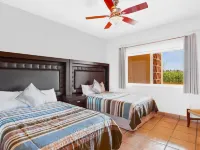 Stylish Apartment Near Beach & Dining With Pool, hot Tub, Tennis, & Large Patio Hotels in Corral del Risco