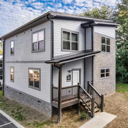 Modern 5 bedroom cabin, close-Dollywood, game room