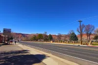 Travelers Motel