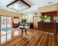 Econo Lodge Inn & Suites