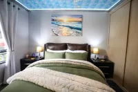 Luxury 2-Bedroom Apartment Near or Tambo with Private Garden & Heated Pool