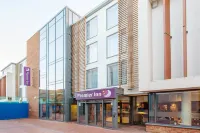 Premier Inn St Albans City Centre Hotel - parking