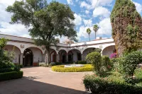 Mision Grand Juriquilla Hotels in 