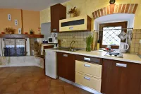 Lovely ground-floor flat with shared pool in Tar