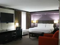 Parkwood Inn & Suites Hotels in Manhattan