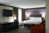 Parkwood Inn & Suites