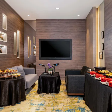 Mercure Jakarta Sabang Отели рядом с достопримечательностью «Железнодорожный вокзал Гамбир»