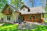 Coloma Winter & Fall Retreat w/ Fireplace - Beach