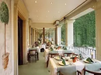 Arc de Triomphe by CityBookings Hotels near Kiseleff