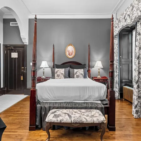 Le Clos Saint-Louis Hotels in Quebec City
