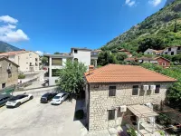 Filip Deluxe Rooms - parking