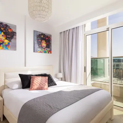 Mamad - Bright Eilat Escape with Balcony n Pool Hotel dekat Pantai Princess