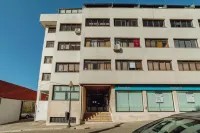 Downtown Stylish Apartment with Garage by Vacationy - Condos