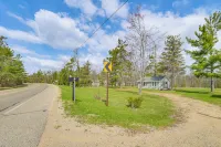 Walk to West Twin Lake: Remote Retreat w/ Yard - WiFi