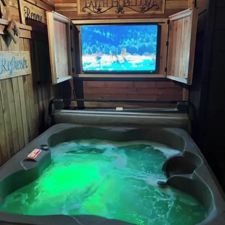 Tahoe Studio Spa With Hot Tub and Sauna