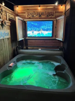Tahoe Studio Spa With Hot Tub and Sauna - balcony