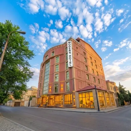 Modern Hotel Baku Отели рядом с достопримечательностью «Станция метро Насими»