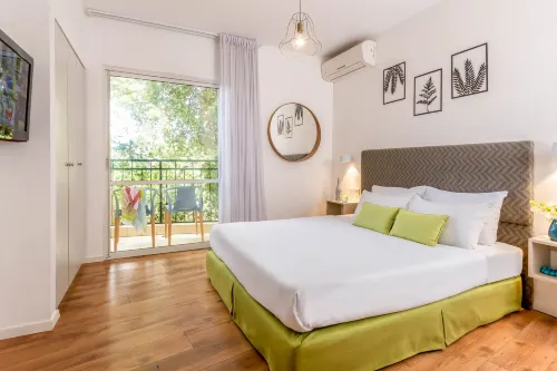 Travel Hotel Eilon - Parvekkeita