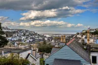 19th Century Cottage Near Brixham Harbour - 4-Star