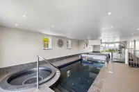 Cawsand Waterfront House With Pool - 4-Star