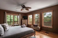 Entire Cabin in Lost River w/ fire pit + pet friendly! - Chalets