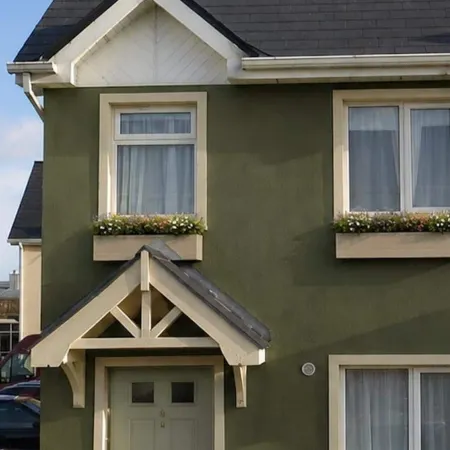 Townhouse Sleeps 8 - Garden, Wifi, Free Parking