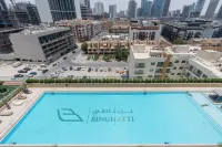 Gala Guests - Binghatti Onyx Suites - piscina