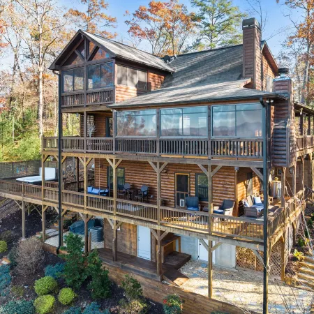Family-friendly Cabin Hot Tub Games Views