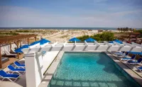 Mahalo Diamond Beach Resort - Pools