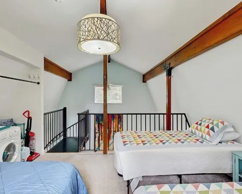 Hand-built Girdwood Cottage Near Alyeska Daylodge Hotels near Ted's Express