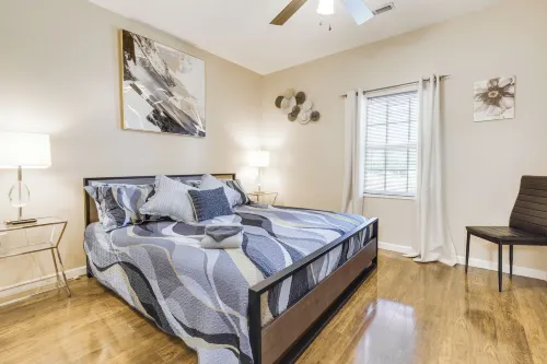 Walkable Retreat Near The Island! Gateway to Gsmnp - Condos